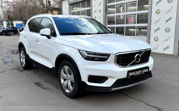 Volvo XC40, 2020г., полный привод, автомат