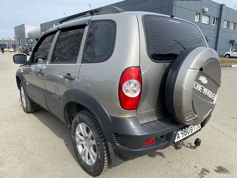 Chevrolet Niva, 2012г., передний привод, механика