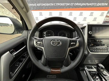 Toyota Land Cruiser, 2016г, полный привод, автомат
