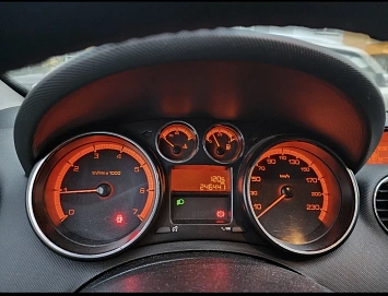 Peugeot 308, 2010г, передний привод, механика