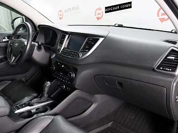 Hyundai Tucson, 2015г, полный привод, робот
