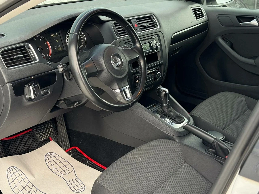 Volkswagen Jetta, 2012г., передний привод, автомат