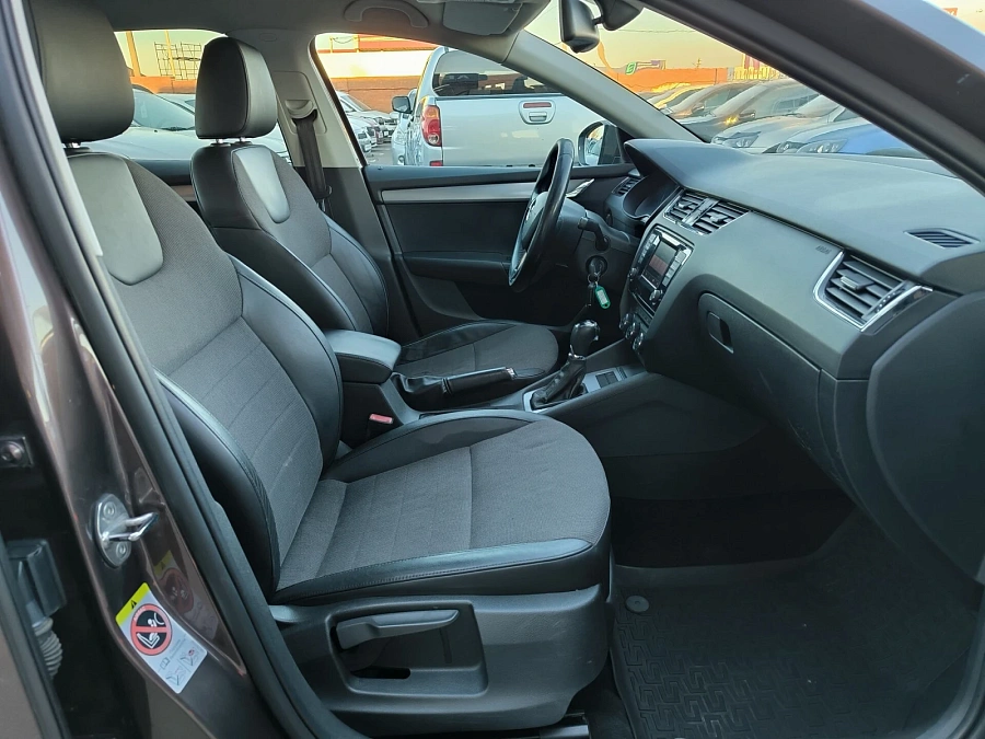 Skoda Octavia, 2014г., передний привод, робот