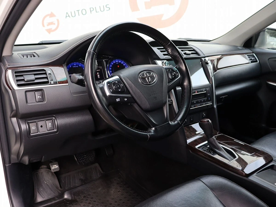 Toyota Camry, 2017г., передний привод, автомат