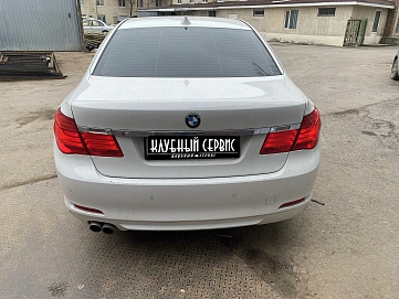 BMW 7 серии, 2010г, задний привод, автомат