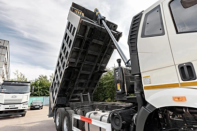 FAW J6 CA3250, 2023г, Задний привод, Механическая