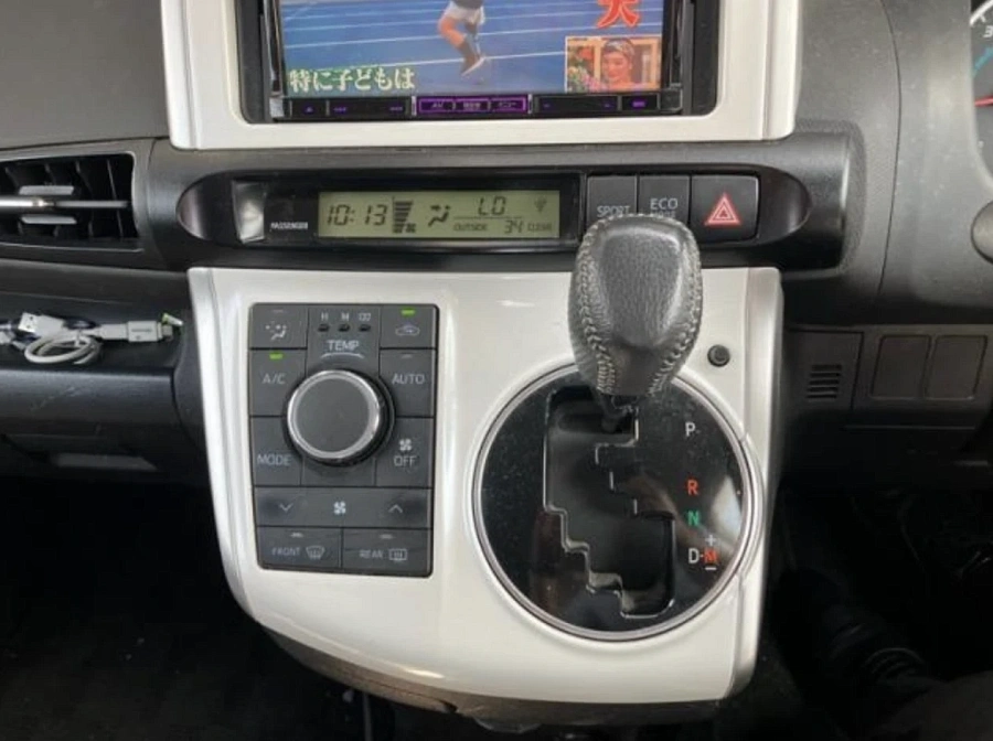 Toyota Wish, 2012г., полный привод, вариатор