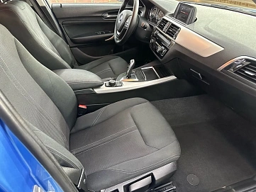 BMW 1 серии, 2018г, задний привод, автомат