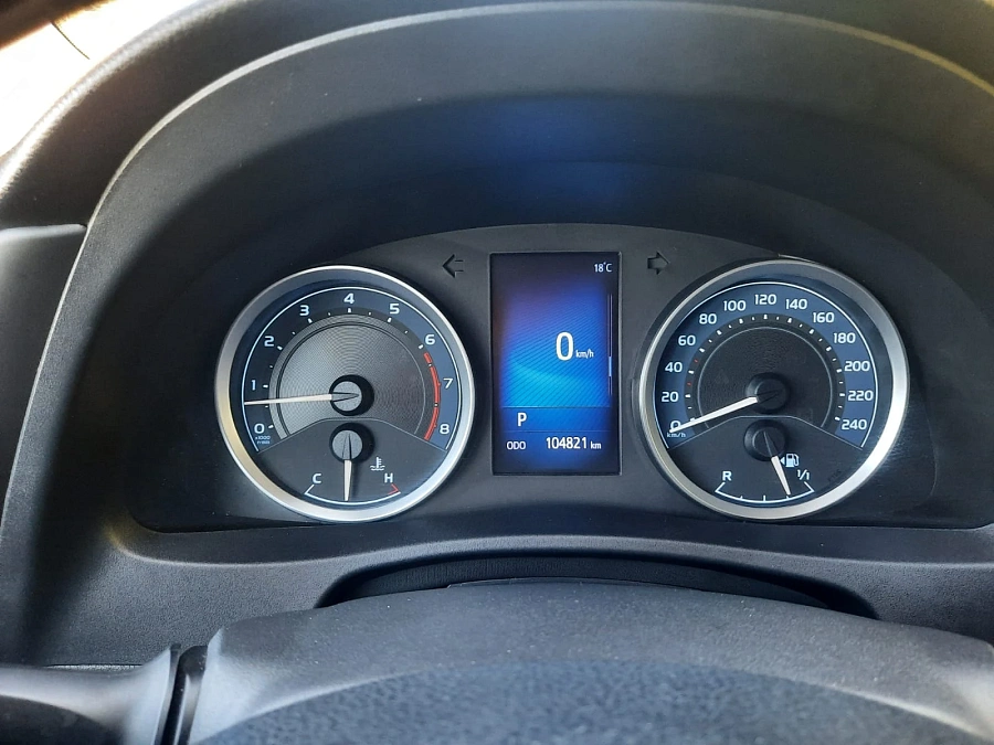 Toyota Corolla, 2017г., передний привод, вариатор