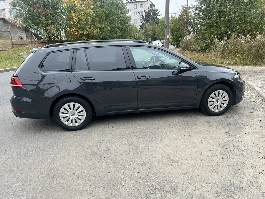 Volkswagen Golf, 2019г., передний привод, механика