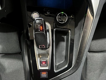 Peugeot 3008, 2018г, передний привод, автомат