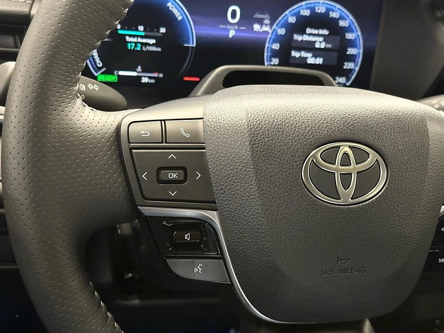 Toyota Camry, 2025г., передний привод, вариатор