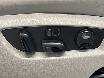 Volkswagen Touareg, 2012г, полный привод, автомат