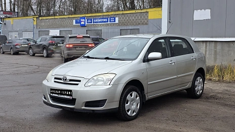 Toyota Corolla, 2004г, передний привод, механика
