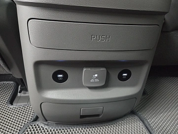 Hyundai Staria, 2024г, полный привод, автомат