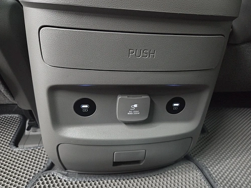 Hyundai Staria, 2024г, полный привод, автомат