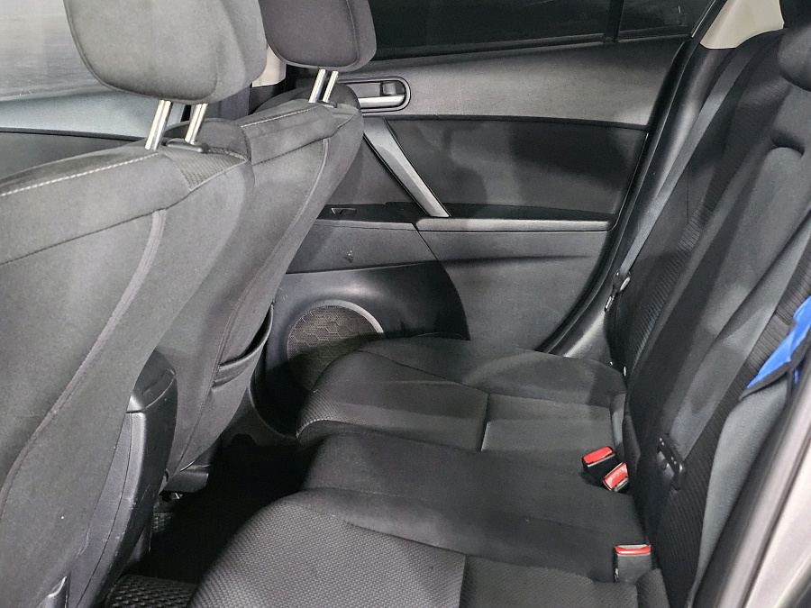 Mazda 3, 2011г., передний привод, автомат