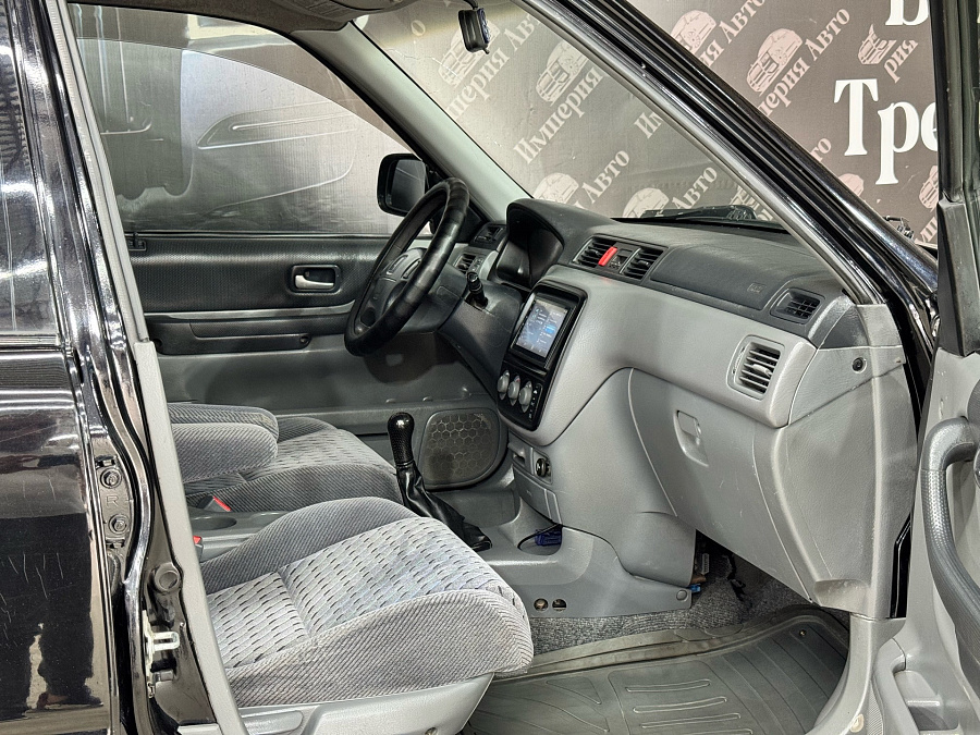 Honda CR-V, 2001г., полный привод, механика