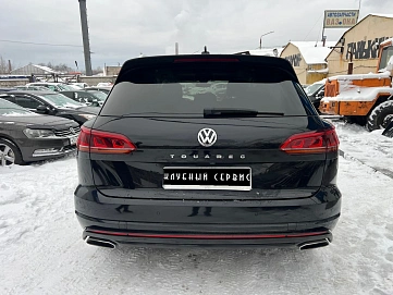 Volkswagen Touareg, 2018г, полный привод, автомат