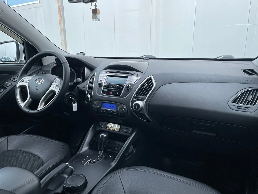 Hyundai ix35, 2011г., передний привод, автомат