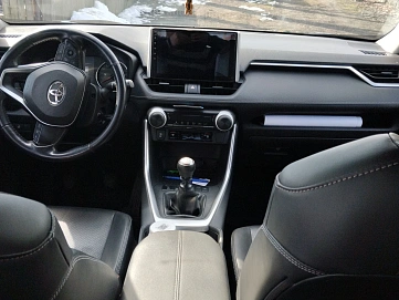 Toyota RAV4, 2019г, передний привод, механика
