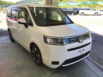 Honda Stepwgn, 2022г, передний привод, вариатор
