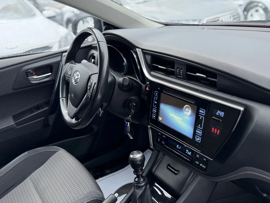Toyota Auris, 2018г., передний привод, механика
