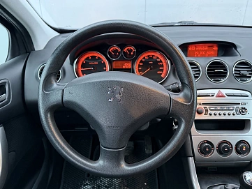 Peugeot 308, 2012г, передний привод, механика