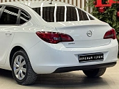 Opel Astra, 2013г., передний привод, механика