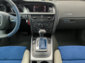 Audi , 2009г., передний привод, автомат