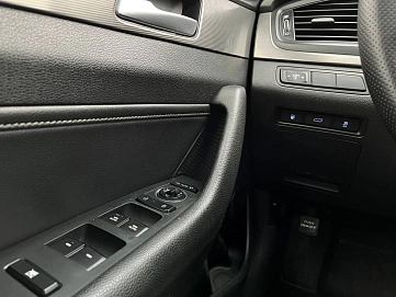 Hyundai Sonata, 2017г, передний привод, автомат