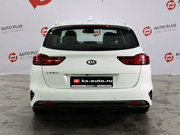 Kia Ceed, 2021г, передний привод, робот