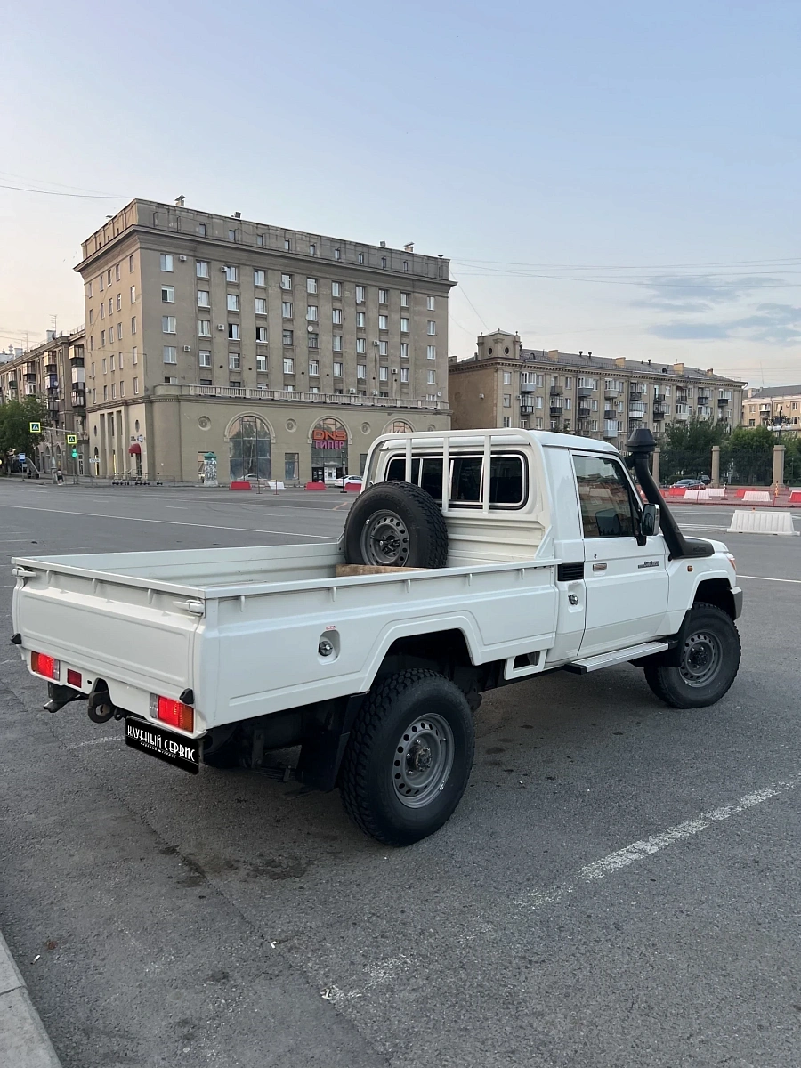 Toyota Land Cruiser, 2017г., полный привод, механика