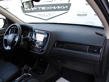 Mitsubishi Outlander, 2015г, полный привод, вариатор