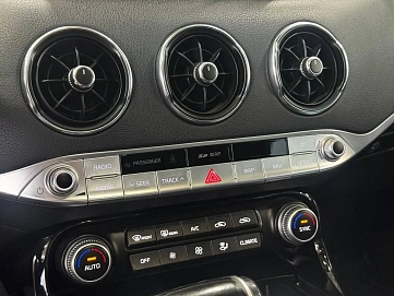 Kia Stinger, 2018г, полный привод, автомат