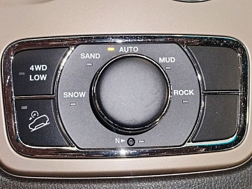 Jeep Grand Cherokee, 2013г, передний привод, автомат
