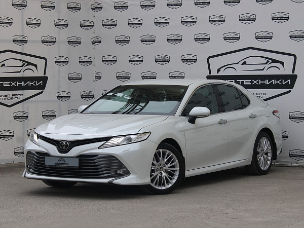 Toyota Camry, 2020г., передний привод, автомат