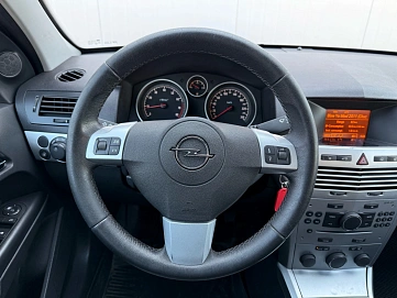 Opel Astra, 2012г, передний привод, механика