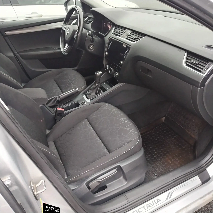 Skoda Octavia, 2018г., передний привод, автомат