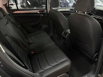 Volkswagen Tayron, 2021г, передний привод, робот