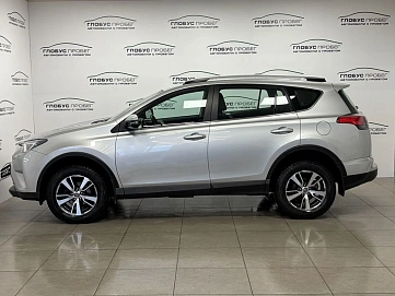 Toyota RAV4, 2019г, передний привод, автомат