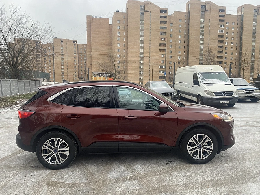 Ford Escape, 2021г., передний привод, автомат