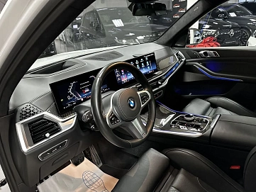 BMW X7, 2023г, полный привод, автомат