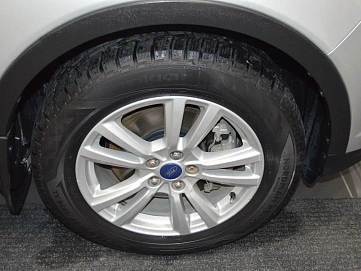 Ford Kuga, 2017г, передний привод, автомат