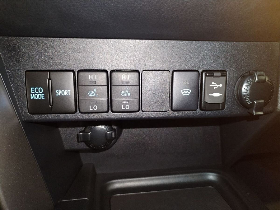 Toyota , 2019г., передний привод, автомат