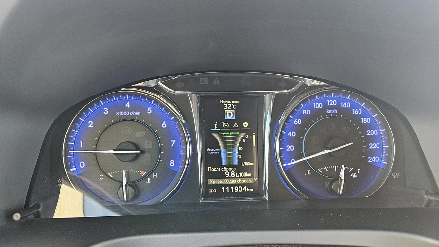 Toyota Camry, 2015г., передний привод, автомат