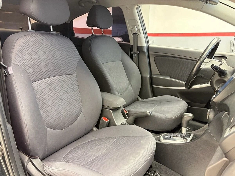 Hyundai Solaris, 2012г., передний привод, автомат