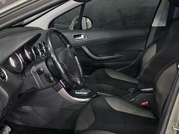 Peugeot 308, 2010г, передний привод, автомат