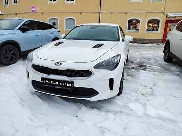 Kia Stinger, 2018г, полный привод, автомат