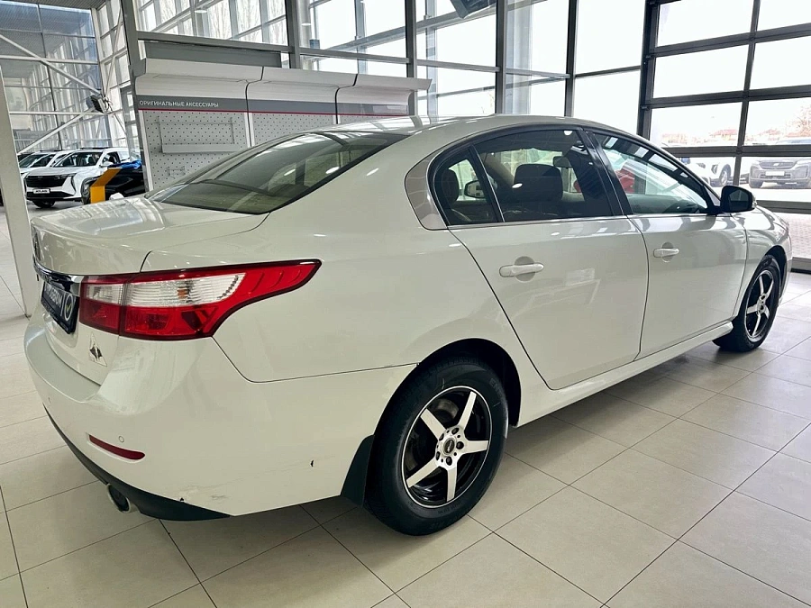 Renault Latitude, 2010г., передний привод, вариатор